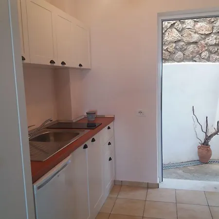 Guest house Kostandin