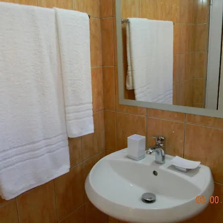Kostandin Guest house Qeparo