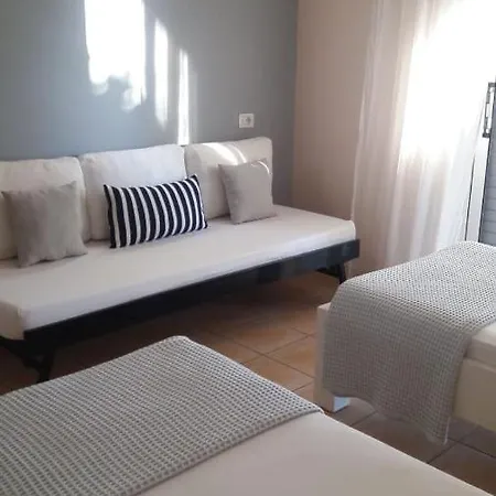 Πανσιόν Kostandin *