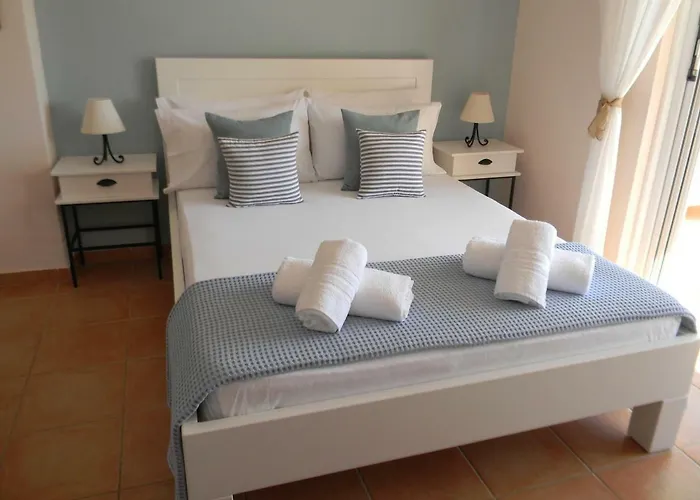 Kostandin ゲストハウス