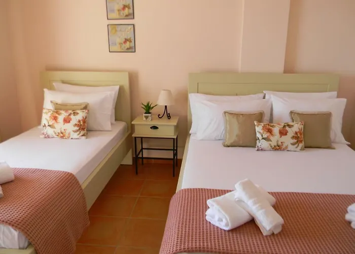 Kostandin ゲストハウス